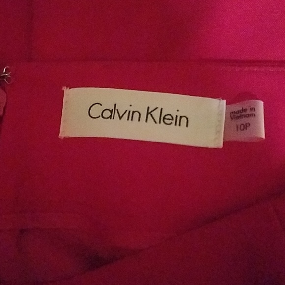 Red calvin klein  skirt. - Picture 3 of 6